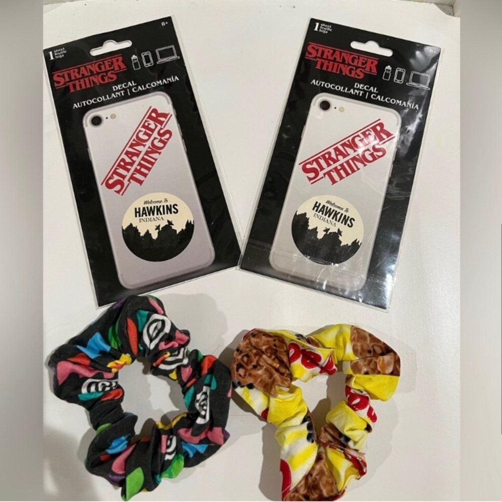 Stranger things cap and accessories - Picture 2 of 5